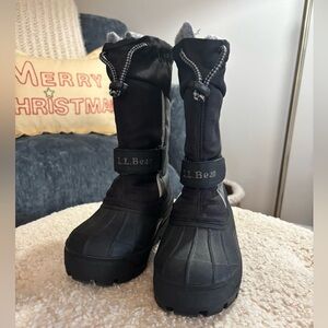 LL Bean kids snow boots like new size 10 toddler